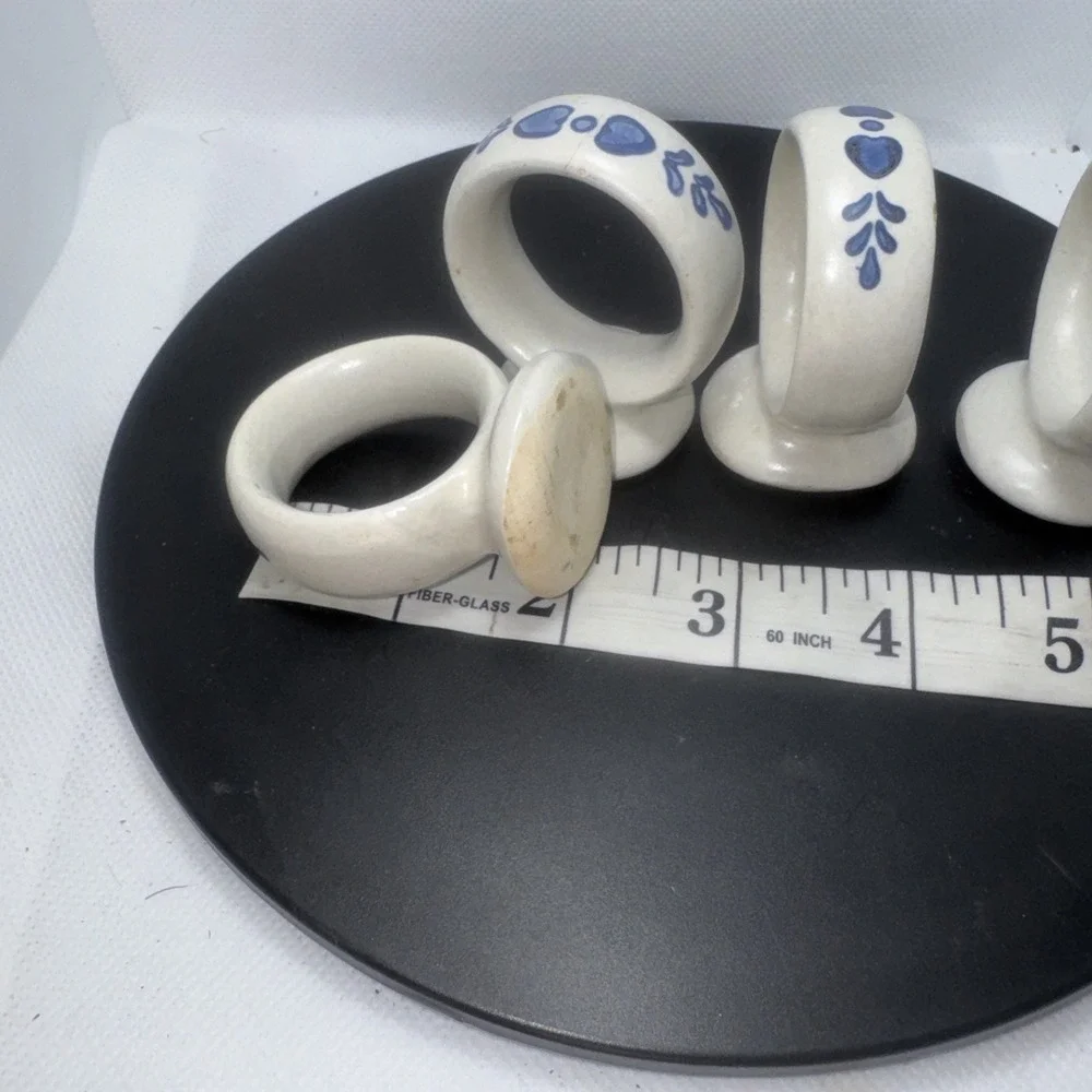 Vintage Pfaltzgraff Yorktowne Set of‎ (4) Stoneware Napkin Rings